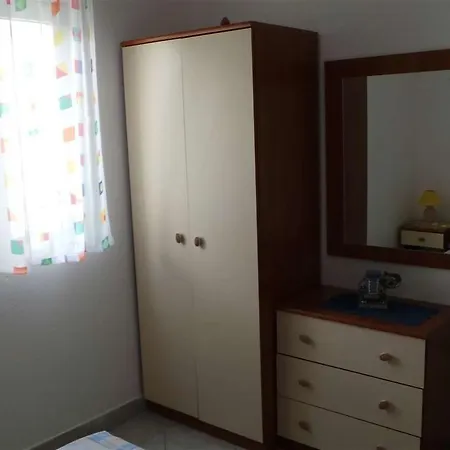 Lejlighed Aj *